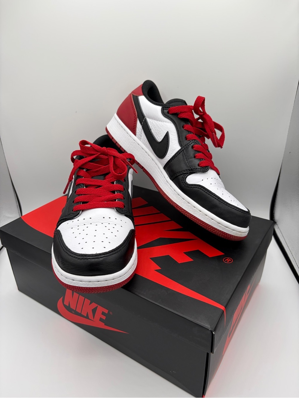 Jordan Men’s Low-Top Sneakers - White/Black/Red